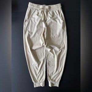 Feat Roam™ Joggers Women’s Small | Oatmilk | Lightweight 4-Way Stretch